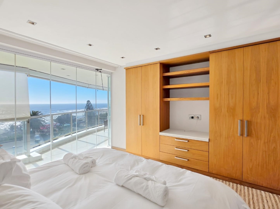 2 Bedroom Property for Sale in Sea Point Western Cape